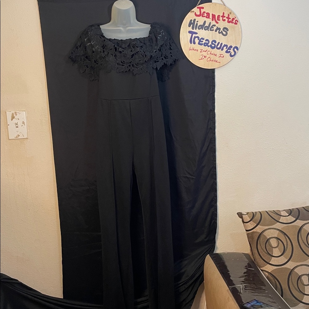 💥New ITEM💥 Elegant Black All in One with Lace Overlay